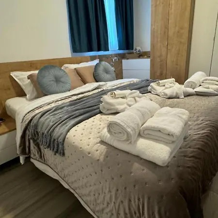 Luxart Gallery Krk- Duplex 아파트 크르크